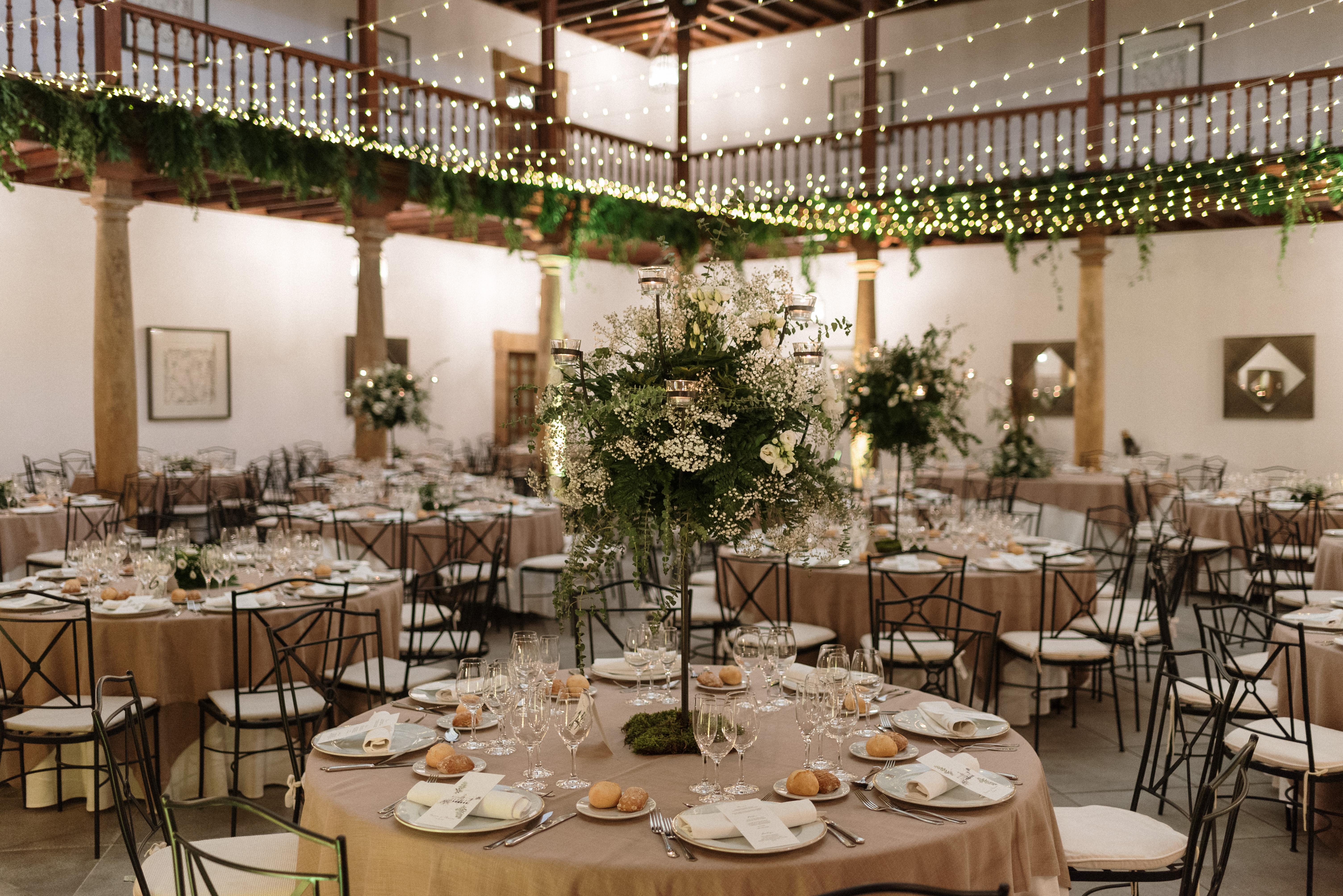 Eurostars Hotel De La Reconquista Oviedo Kültér fotó A typical wedding reception