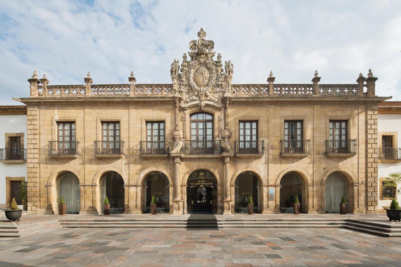 Eurostars Hotel De La Reconquista Oviedo Kültér fotó The Palace of the Dukes of Cadaval, the main façade