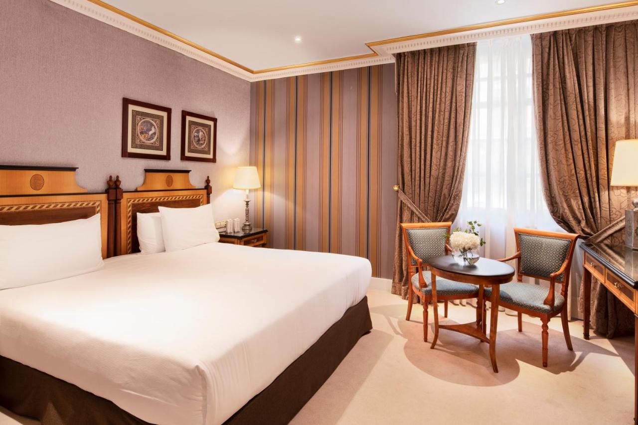 Eurostars Hotel De La Reconquista Oviedo Kültér fotó A room at the hotel