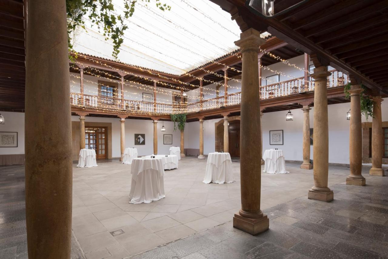 Eurostars Hotel De La Reconquista Oviedo Kültér fotó The University of Navarra's Arangoiti Hall