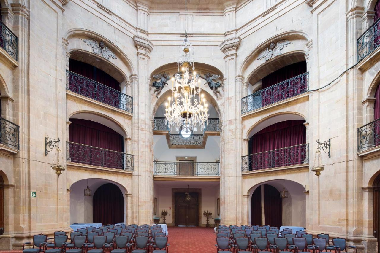 Eurostars Hotel De La Reconquista Oviedo Kültér fotó The interior of the theatre