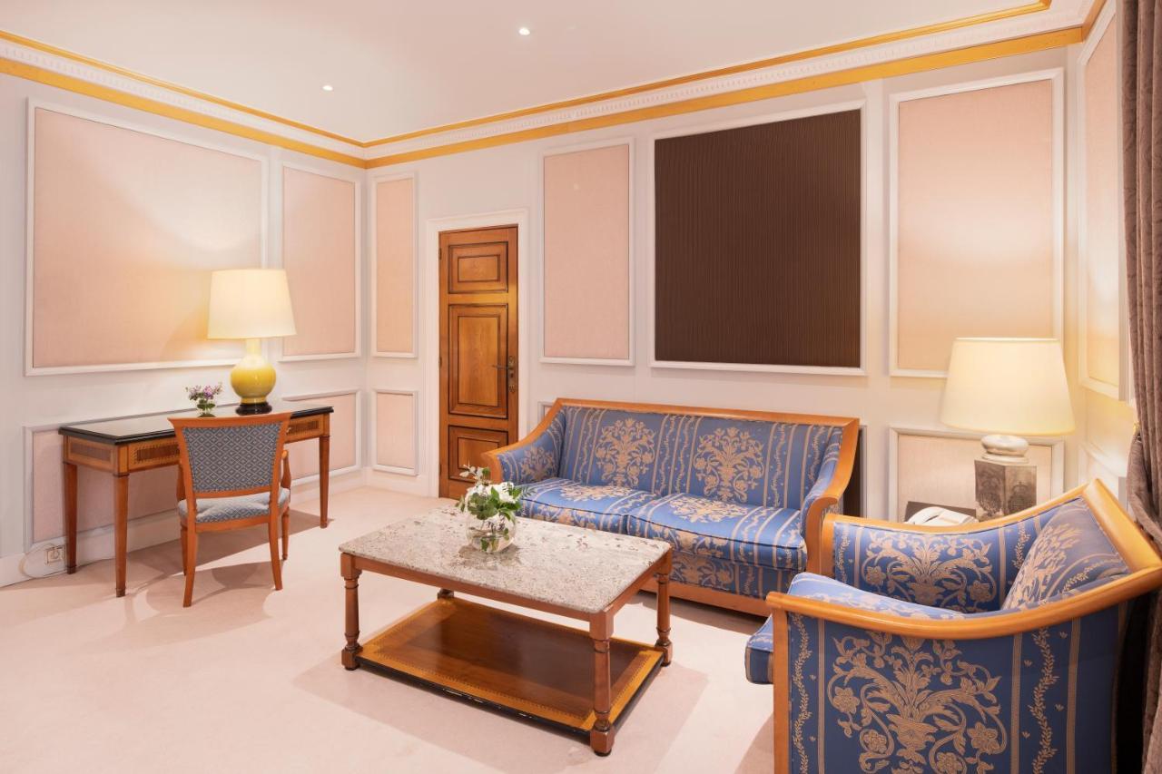 Eurostars Hotel De La Reconquista Oviedo Kültér fotó A suite at the hotel