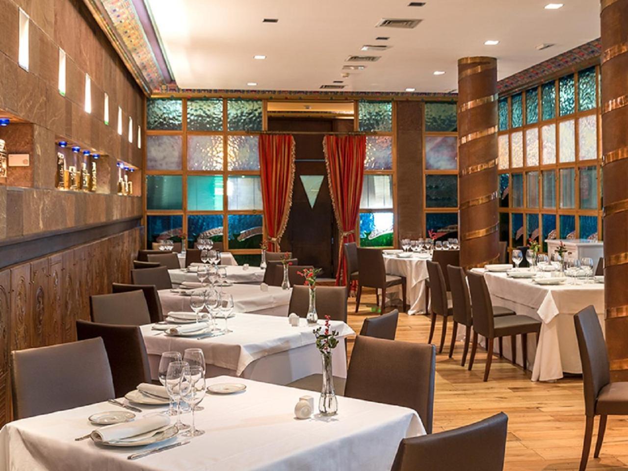Eurostars Hotel De La Reconquista Oviedo Kültér fotó Restaurant interior